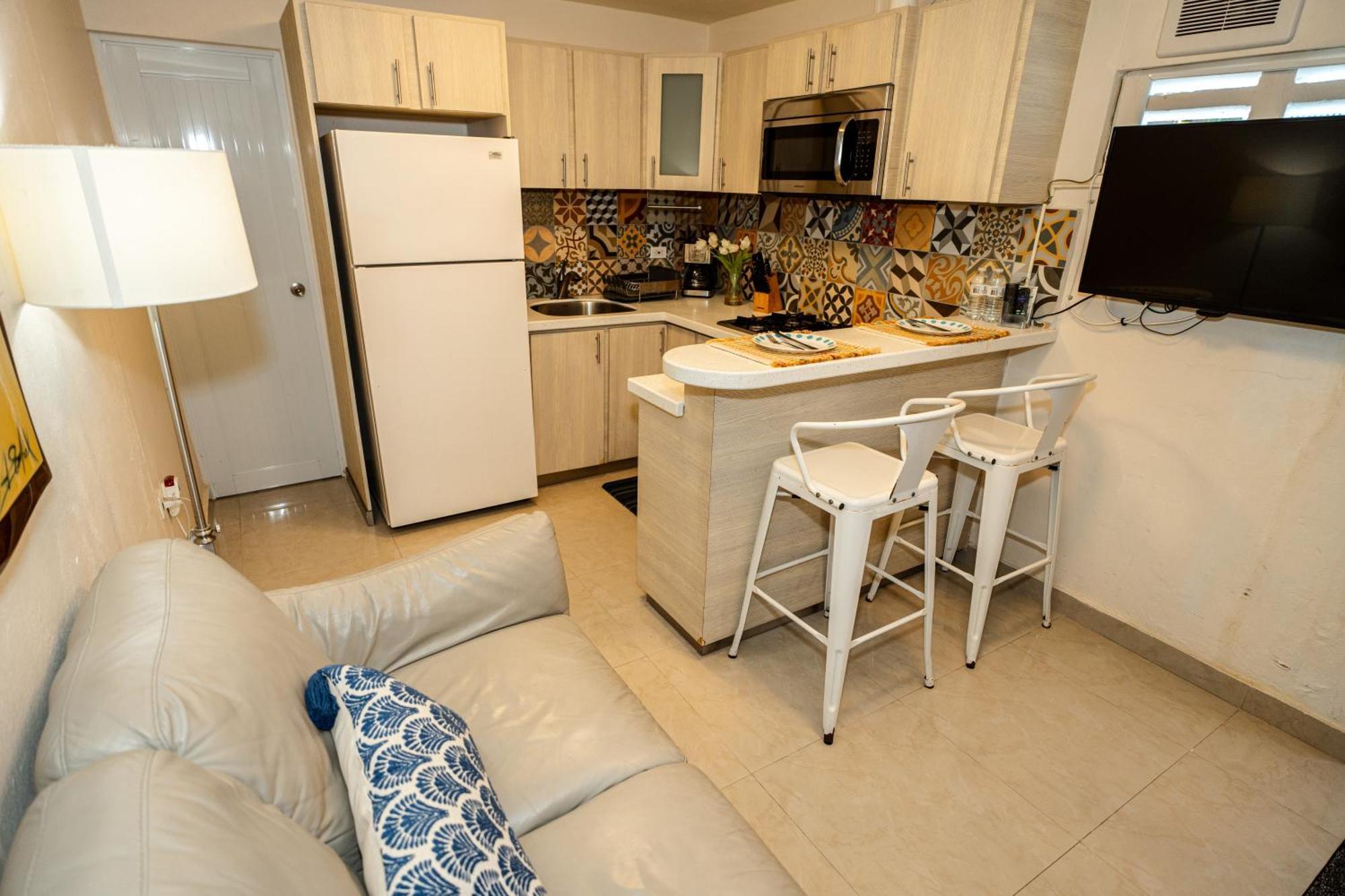 Compact Haven With Private Entrance And Free Parking And Laundry Apartment Ponce Luaran gambar