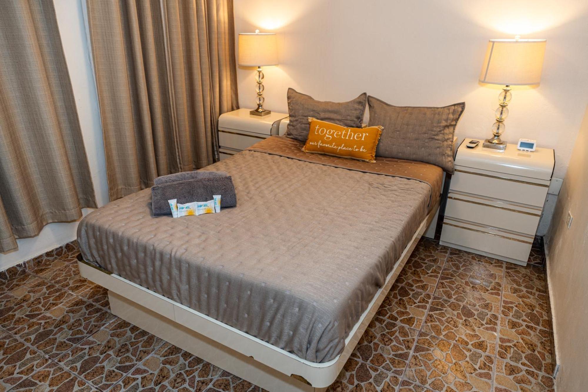 Compact Haven With Private Entrance And Free Parking And Laundry Apartment Ponce Luaran gambar